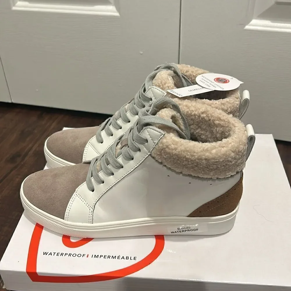 NWT Blondo White/Camel Leather Waterproof High tops, Size 7.5